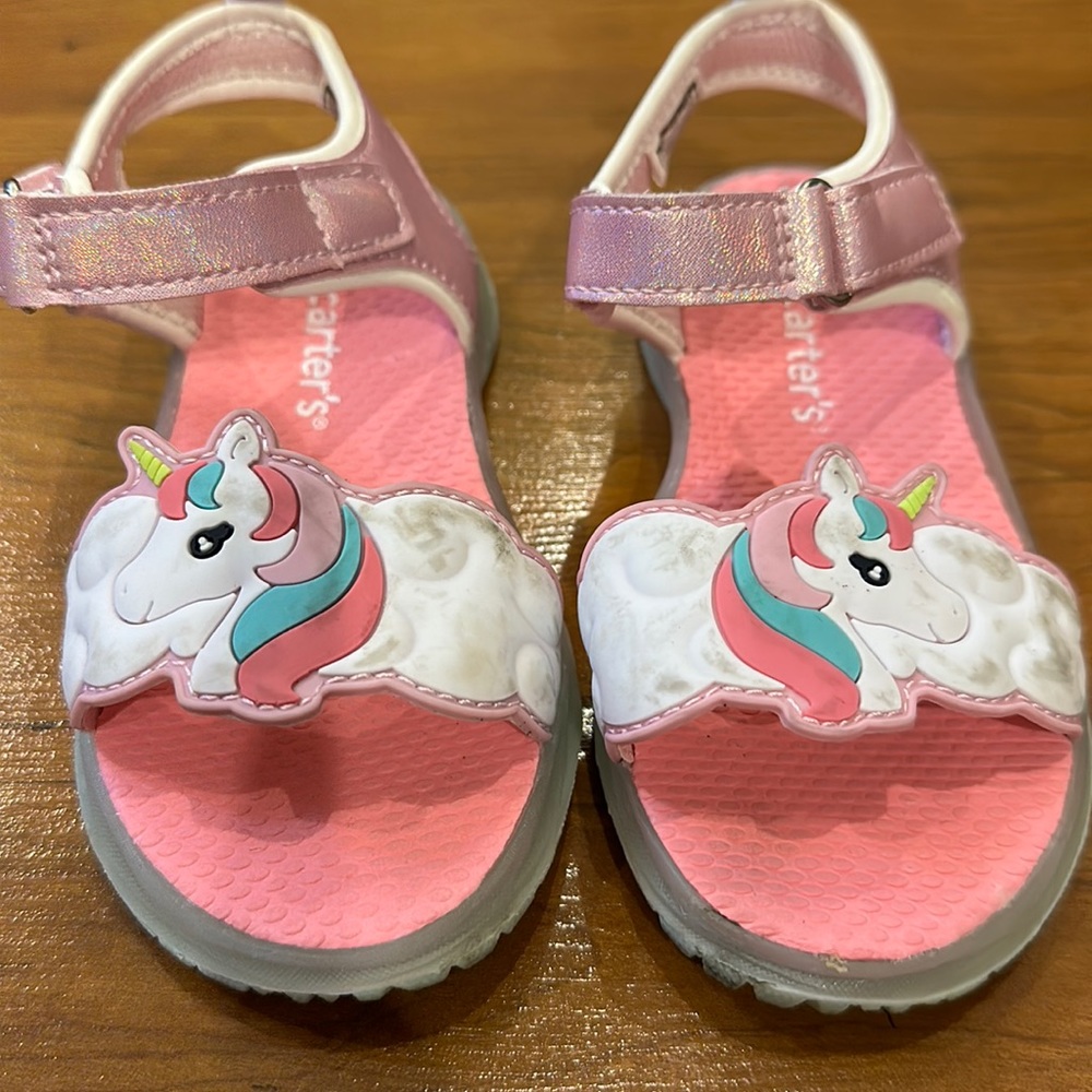Adorable Toddler girls Carters light up sandals size 10T.